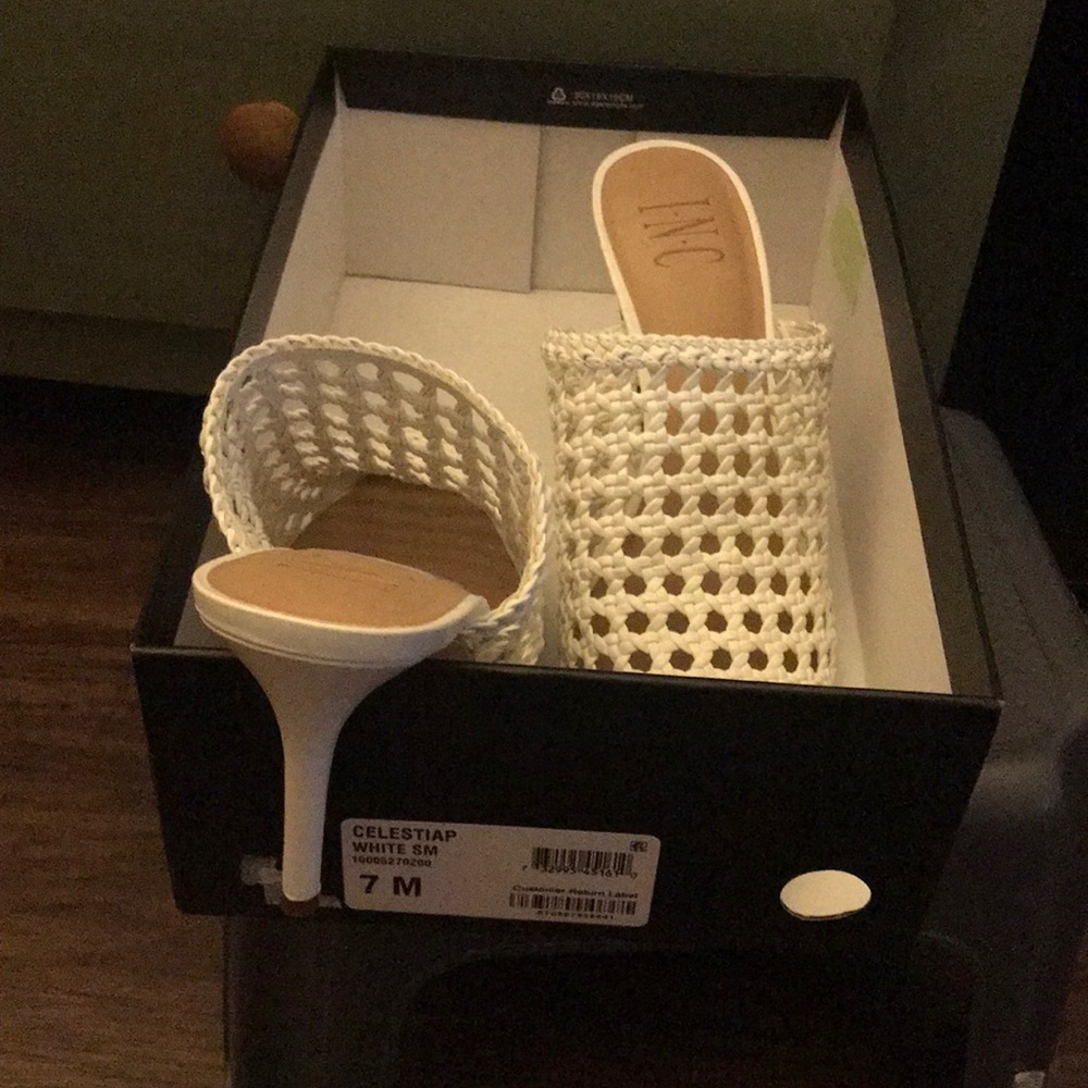Women’s shoes